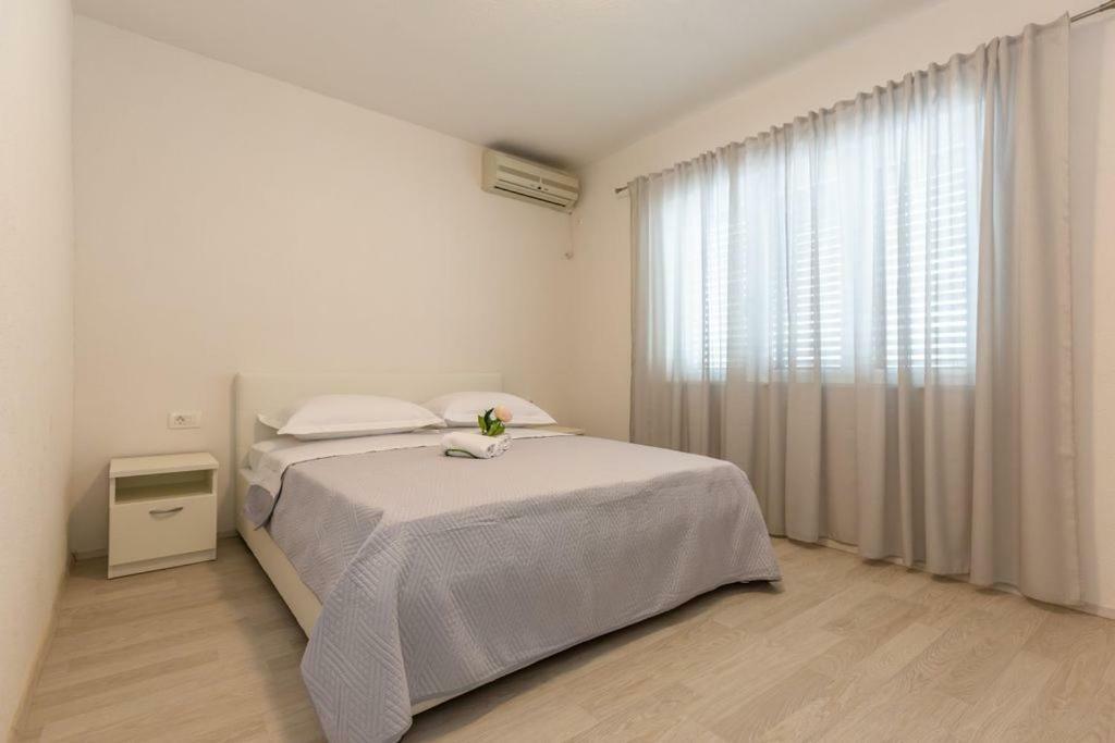 Tatijana Holiday Apartments มาคาร์สกา ภายนอก รูปภาพ